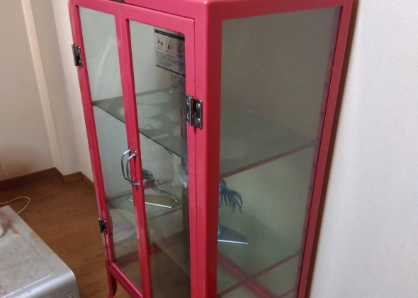 ガラスキャビネット