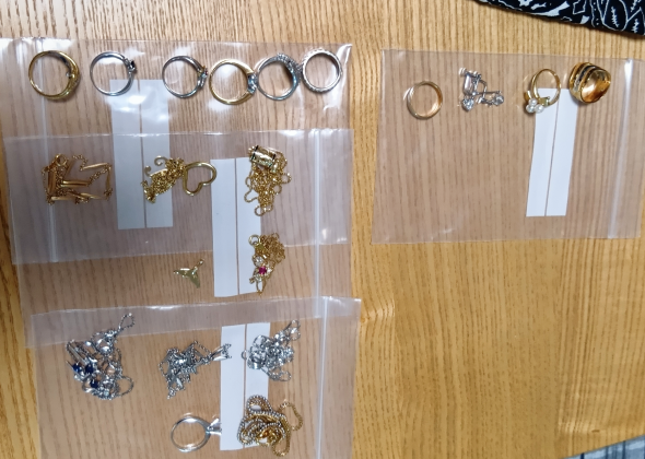 貴金属・アクセサリー