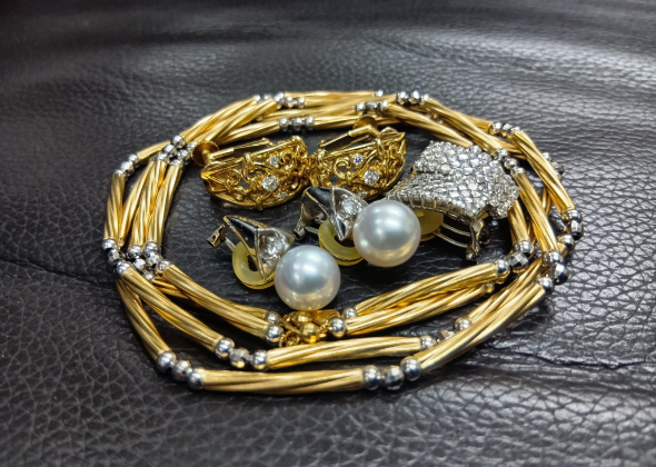 貴金属・アクセサリー